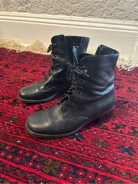 Vintage Black Lace-Up Women's Ankle Boots